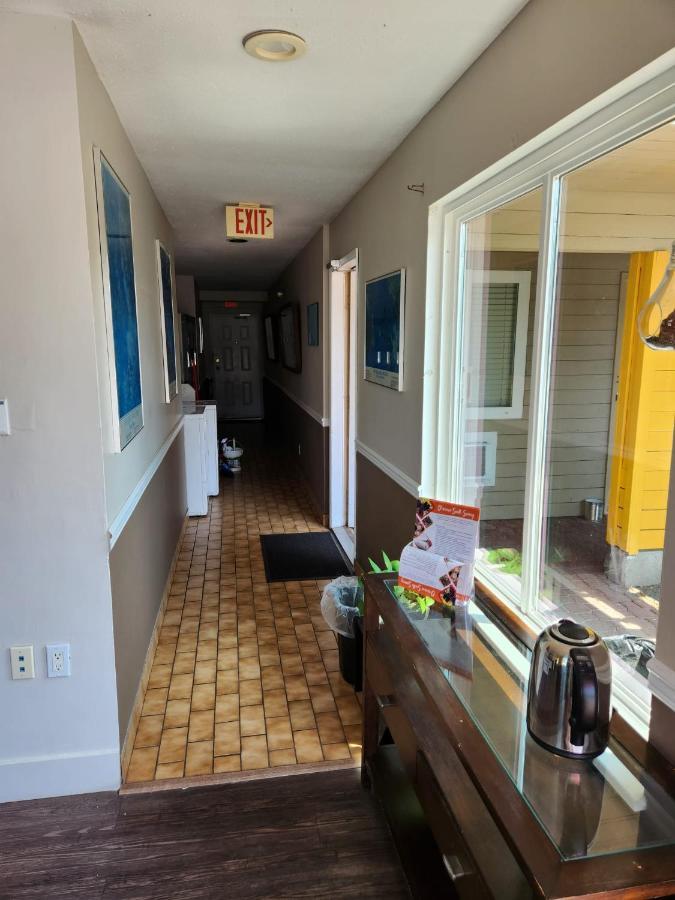 Grantview Inn サレー エクステリア 写真